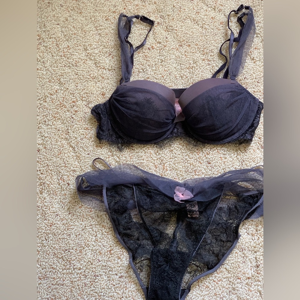 Super Sexy Victoria Secret Bra and Panty set
